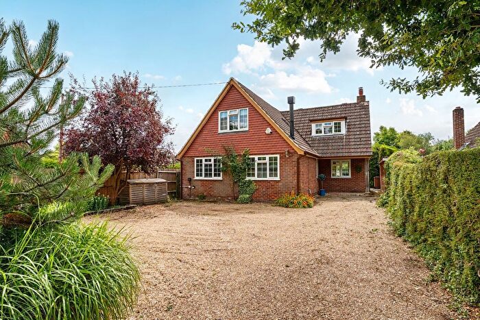 3 Bedroom Detached House To Rent In Ash Green Lane East, Ash Green, Aldershot, Surrey, GU12