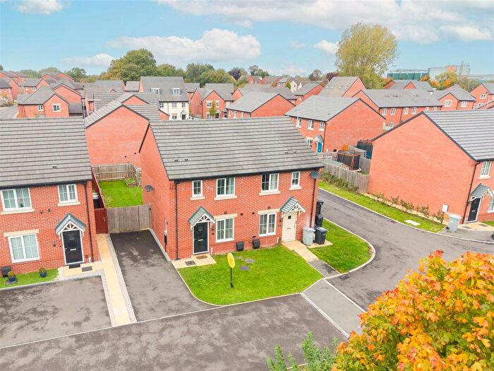 3 Bedroom Property For Sale In Farm Close, Shavington, CW2