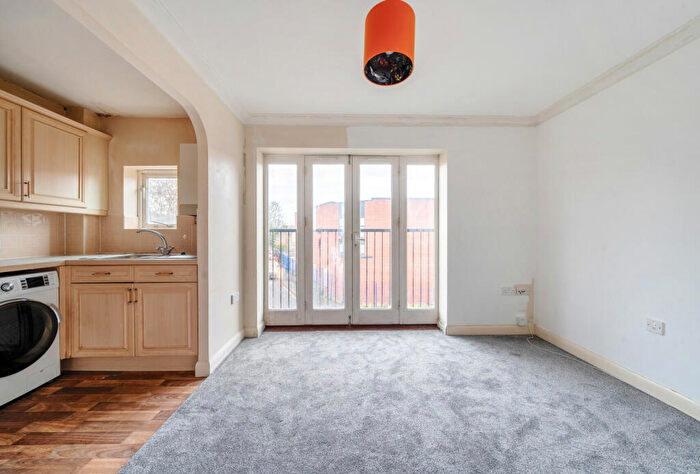 2 Bedroom Apartment For Sale In Station Road, Montpelier, Bristol, Somerset, BS6