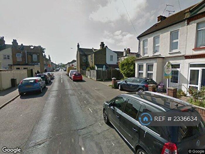 3 Bedroom Terraced House To Rent In South Avenue, Southend-On-Sea, SS2