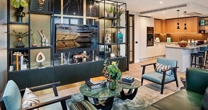 3 Bedroom Flat To Rent In Merino Gardens, London, E1W