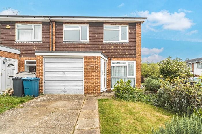 3 Bedroom Semi Detached House To Rent In Lanewood Close, Amersham, HP7