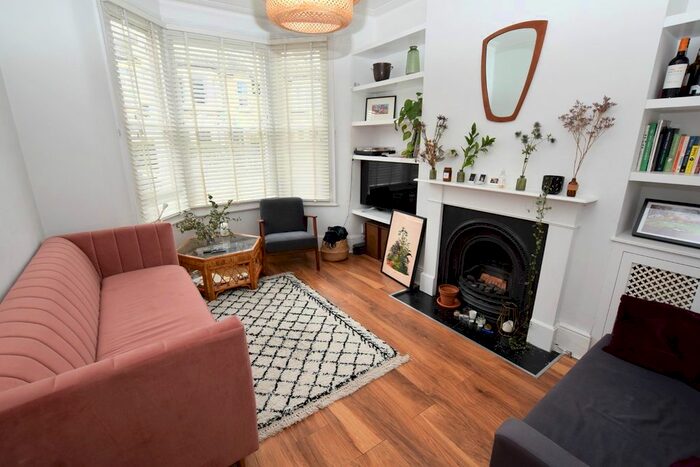 2 Bedroom Maisonette To Rent In Twickenham Road, Leytonstone, E11