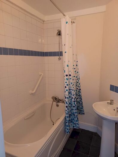 1 Bedroom Flat To Rent In South Street, St. Austell, PL25