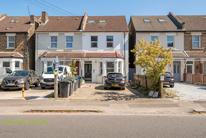 2 Bedroom Apartment For Sale In Lansdowne Road, Croydon, CR0