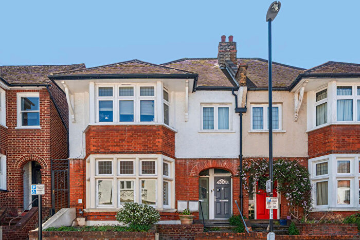 1 Bedroom Apartment For Sale In Caterham Road, London, SE13