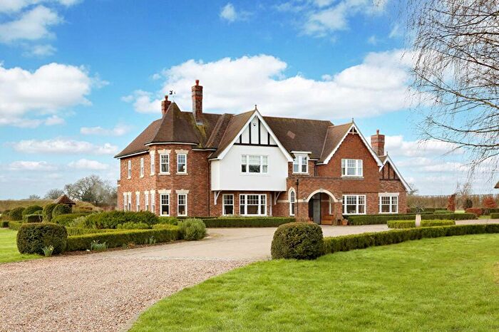 7 Bedroom Detached House For Sale In Chenies Hill, Latimer, HP5