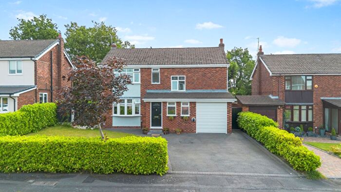 4 Bedroom Detached House For Sale In Churchfields, Croft, WA3