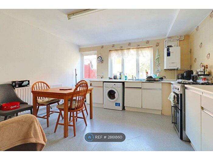 4 Bedroom Terraced House To Rent In Chaplin Close, London, SE1