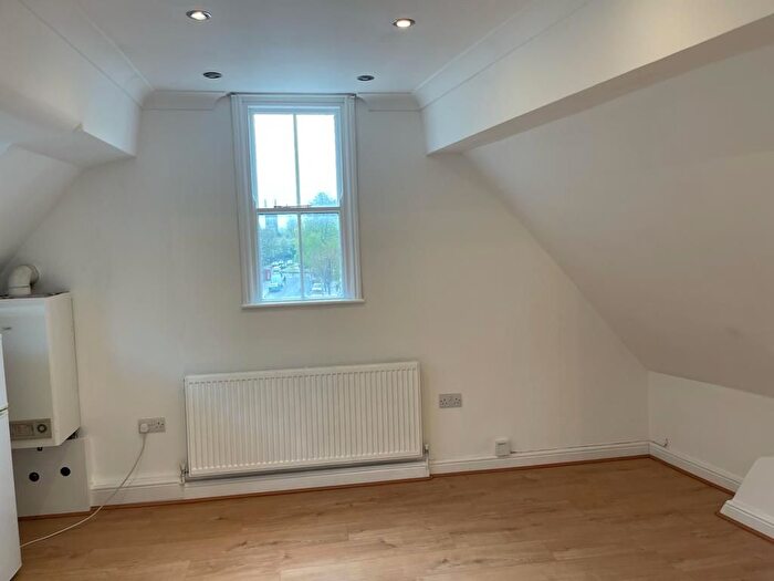 1 Bedroom Flat To Rent In Middleton Road, London, E8