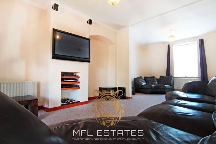 4 Bedroom Terraced House To Rent In Downderry Road, Bromley, BR1