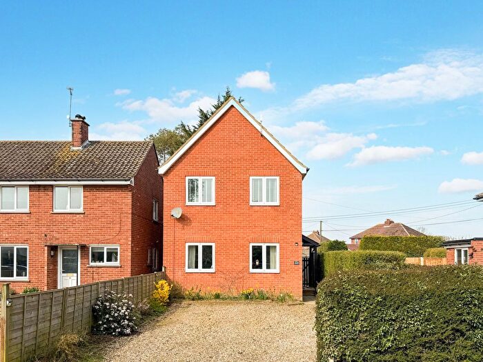 3 Bedroom Detached House For Sale In Hocket Crescent, Tunstall, Woodbridge, IP12