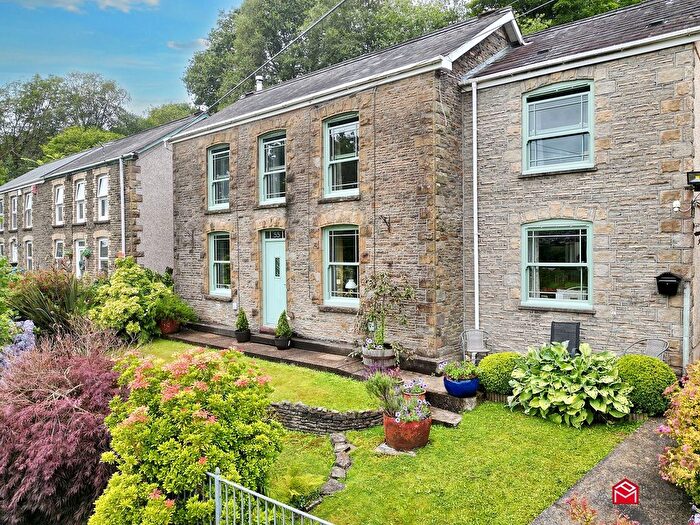 4 Bedroom Detached House For Sale In Swansea Road, Pontardawe, Swansea, SA8