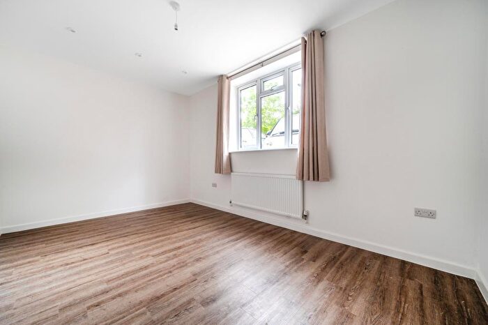 1 Bedroom Flat To Rent In Woodstock, Oxfordshire, OX20
