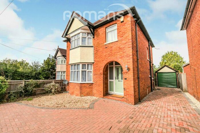 3 Bedroom Detached House To Rent In Cressingham Road, Reading, RG2