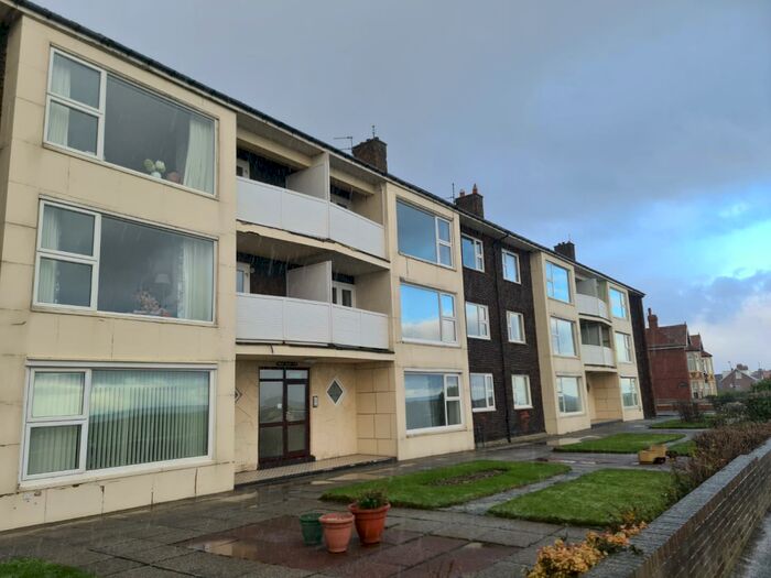 2 Bedroom Flat To Rent In Links Court, Whitley Bay, NE26