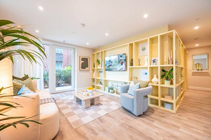 1 Bedroom Flat For Sale In Grand Union, Alperton, HA0