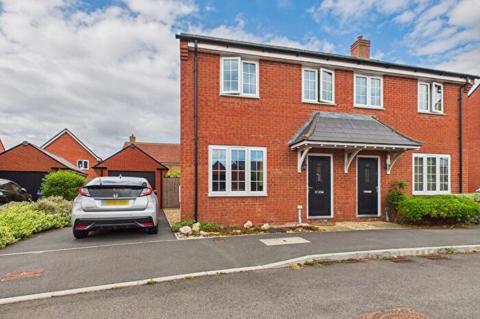 3 Bedroom Semi-Detached House For Sale In Moorhen Road, Yatton, Bristol, BS49