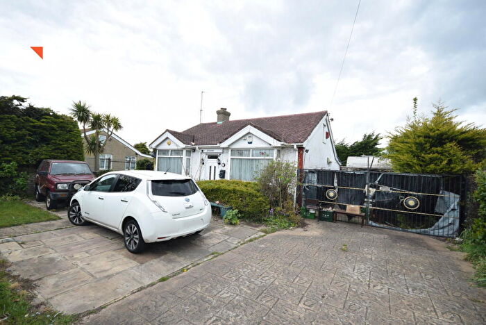 3 Bedroom Detached Bungalow For Sale In St Johns Road, Clacton-on-sea, CO16