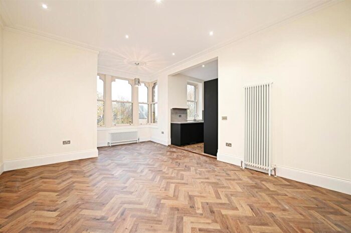 2 Bedroom Apartment For Sale In Rutland Park, Botanical Gardens, Sheffield, S10
