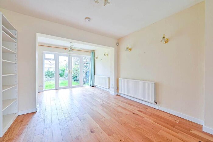 4 Bedroom Detached House To Rent In Maria Theresa Close, New Malden, KT3