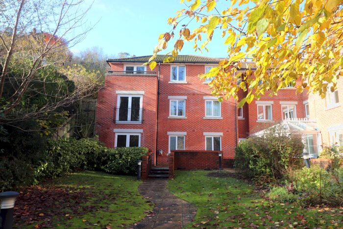 2 Bedroom Ground Flat To Rent In Dene Court, Stafford Road, CR3