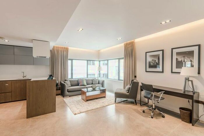 2 Bedroom Flat To Rent In Babmaes Street, St James's, London, SW1Y