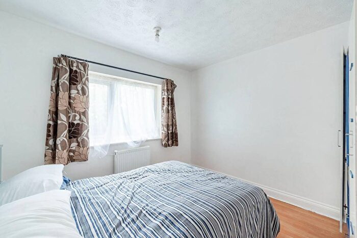 5 Bedroom Detached House To Rent In Kindross Close, Edgware, HA8