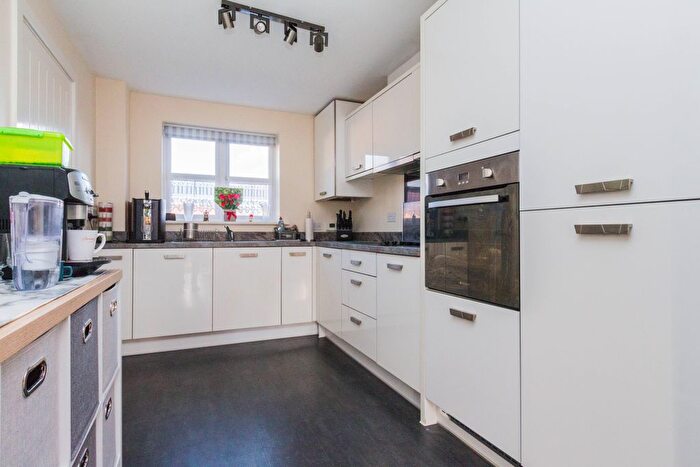 3 Bedroom Detached House For Sale In Harrington Road, Irthlingborough, NN9