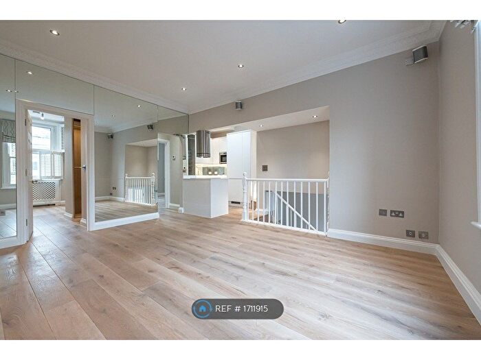 2 Bedroom Flat To Rent In Hollywood Road, London, SW10