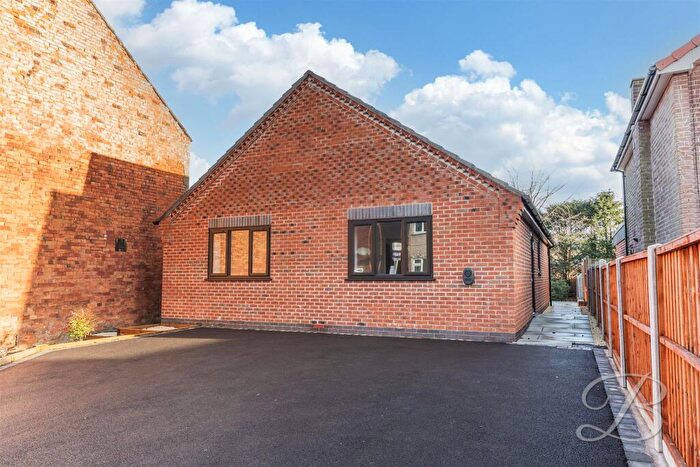 3 Bedroom Detached Bungalow For Sale In Wood Street, Alfreton, DE55