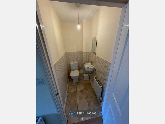 4 Bedroom Terraced House To Rent In Mason Row, Hamilton, Leicester, LE5