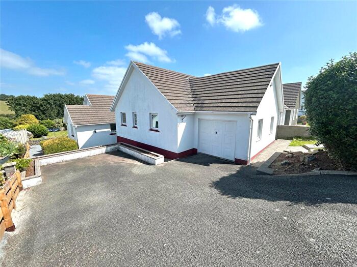 3 Bedroom Bungalow For Sale In Silverstream Crescent, Hakin, Milford Haven, Pembrokeshire, SA73