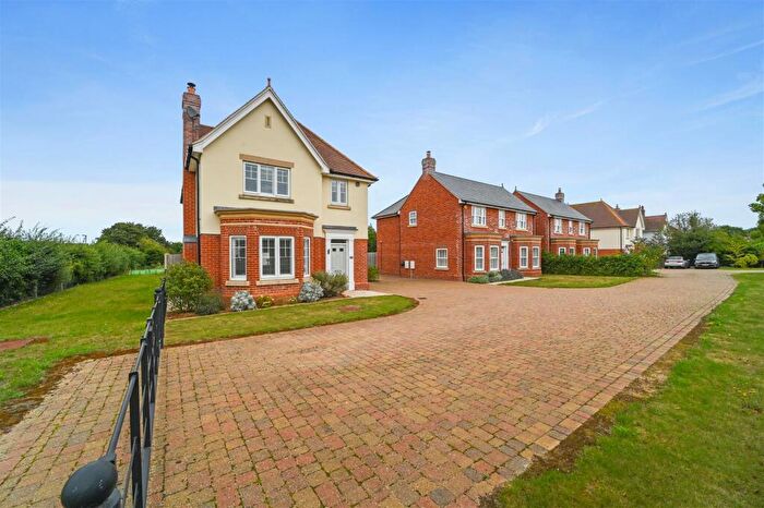 4 Bedroom Detached House For Sale In Harwich Road, Mistley, CO11
