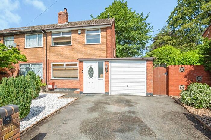2 Bedroom Semi-Detached House For Sale In Newlands Road, Baddesley Ensor, CV9