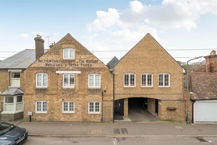 1 Bedroom Apartment For Sale In The Street, Bearsted, Maidstone, ME14