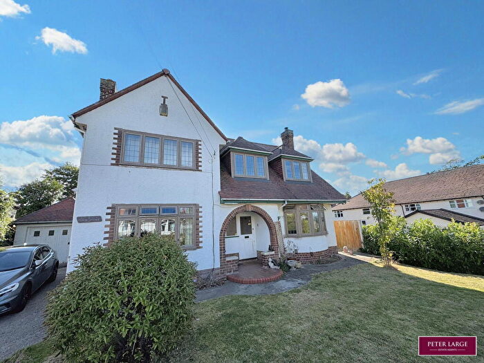 4 Bedroom Detached House For Sale In Tudor Avenue, Prestatyn, Denbighshire, LL19