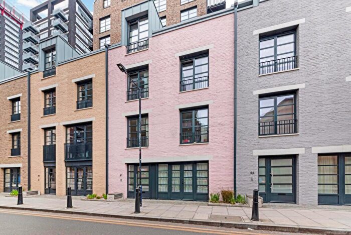 3 Bedroom Terraced House For Sale In Orchard Place, London, E14