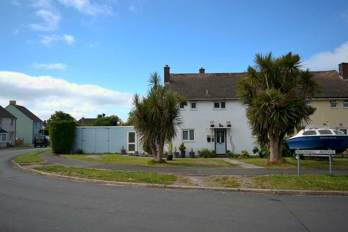 2 Bedroom Semi-Detached House For Sale In Hounsell Avenue, Manorbier, Tenby, SA70