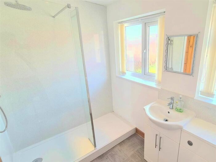 3 Bedroom Property To Rent In Lindisfarne Gardens, Nottingham, NG5