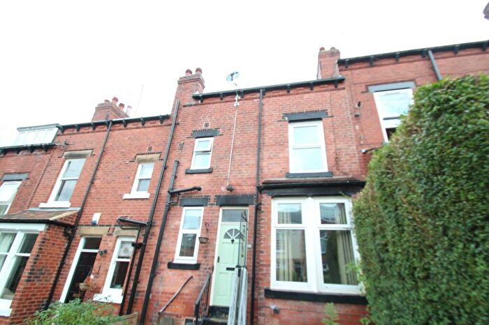 2 Bedroom House To Rent In Pasture Grove, Leeds, West Yorkshire, LS7