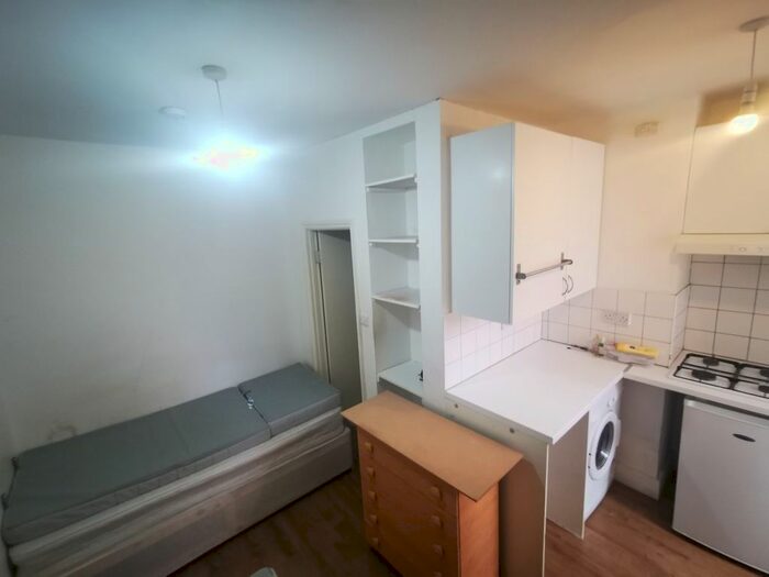 Studio To Rent In Linthorpe Road, London, N16