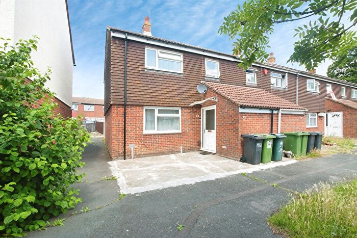 3 Bedroom End Of Terrace House For Sale In Ash Close, Eastbourne, BN22