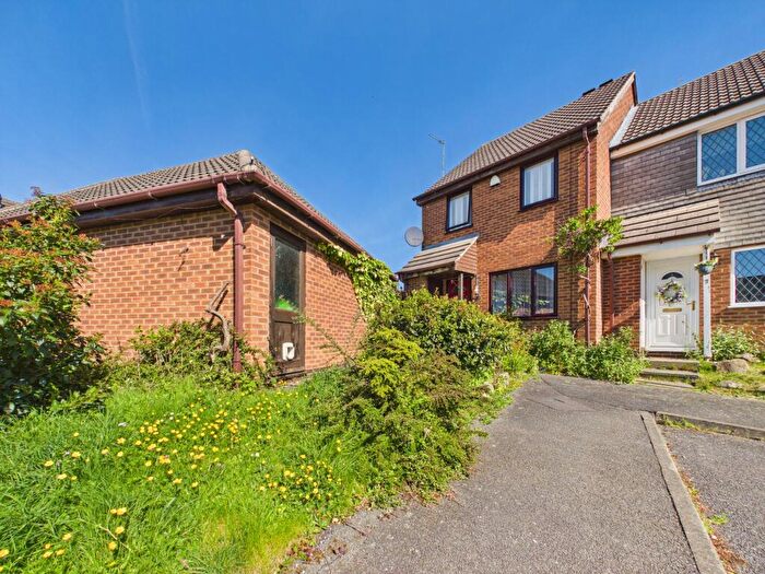 3 Bedroom Terraced House For Sale In Shenington Way, Oakwood, DE21
