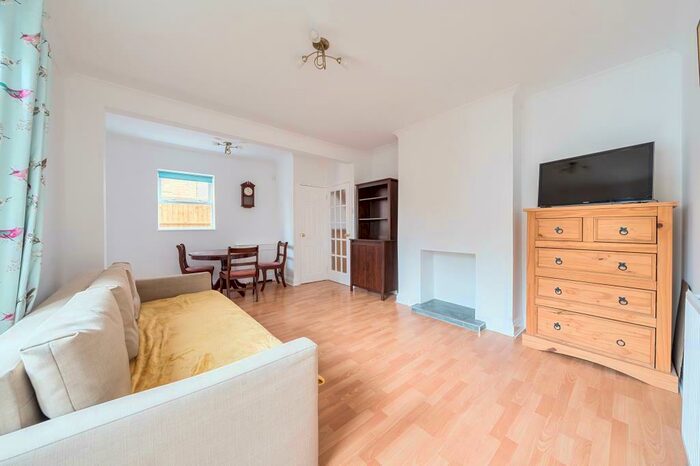 3 Bedroom Semi-Detached House To Rent In Maidenhead, Berkshire, SL6