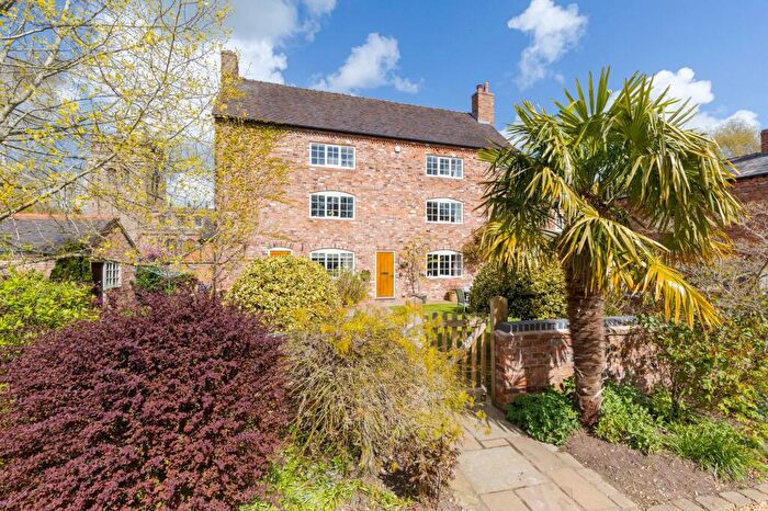 4 Bedroom Semi Detached House For Sale In The Old Farm House, Smithy Bank, Acton, CW5