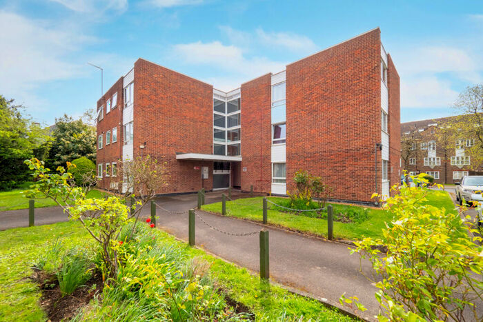 2 Bedroom Apartment To Rent In Gloucester Court, B Overton Road, Sutton, SM2