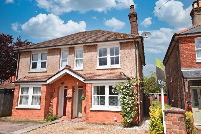 2 Bedroom Semi Detached House For Sale In Horley, Surrey, RH6