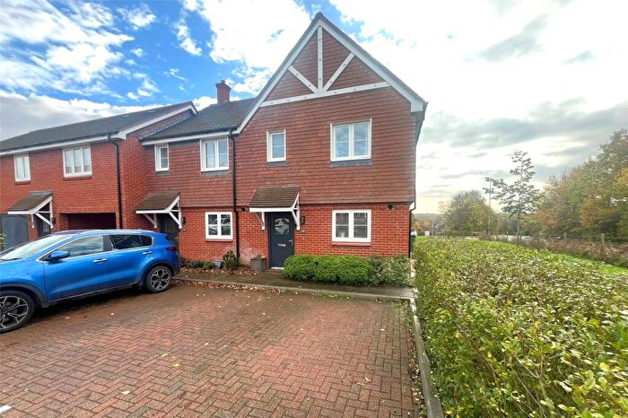 3 Bedroom House For Sale In Fishbourne Gardens, Chineham, Basingstoke, Hampshire, RG24
