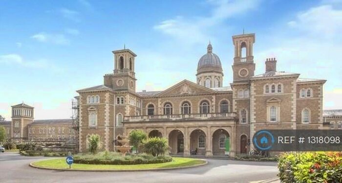 2 Bedroom Flat To Rent In Royal Drive, London, N11